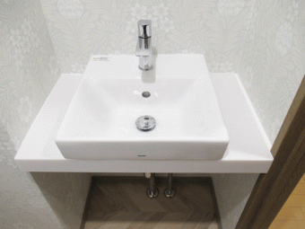 コンパクトなタンクとスタイリッシュな手洗器 文京区T様邸 コンパクトなタンクとスタイリッシュな手洗器 文京区T様邸